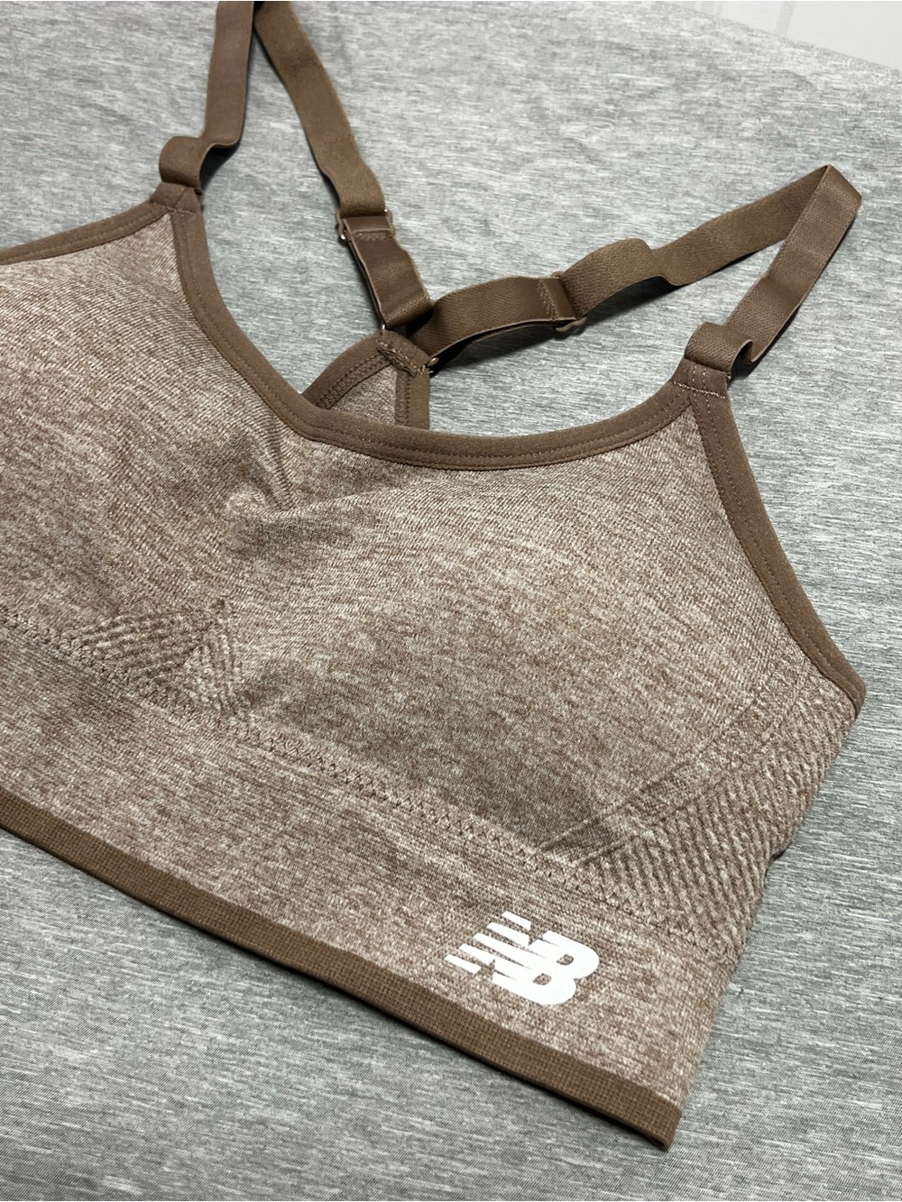 NWOT New Balance Women's Brown Seamless Sports Bra Pads Medium